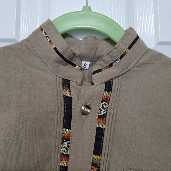 Boys Traditional Embroidered Mexican Guayabera Brown Button up Shirt Size 6 - Picture 5 of 6